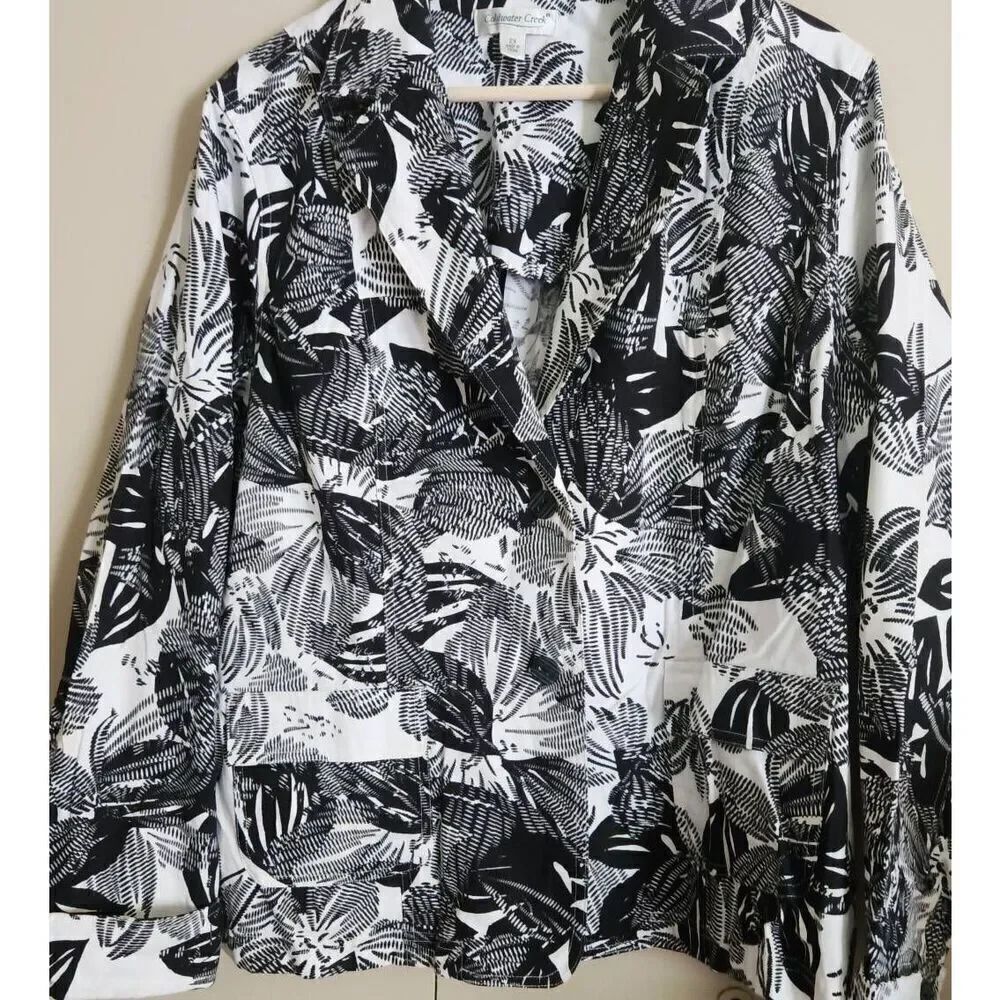 J5  Coldwater Creek Black and white floral jacket - Picture 2 of 15